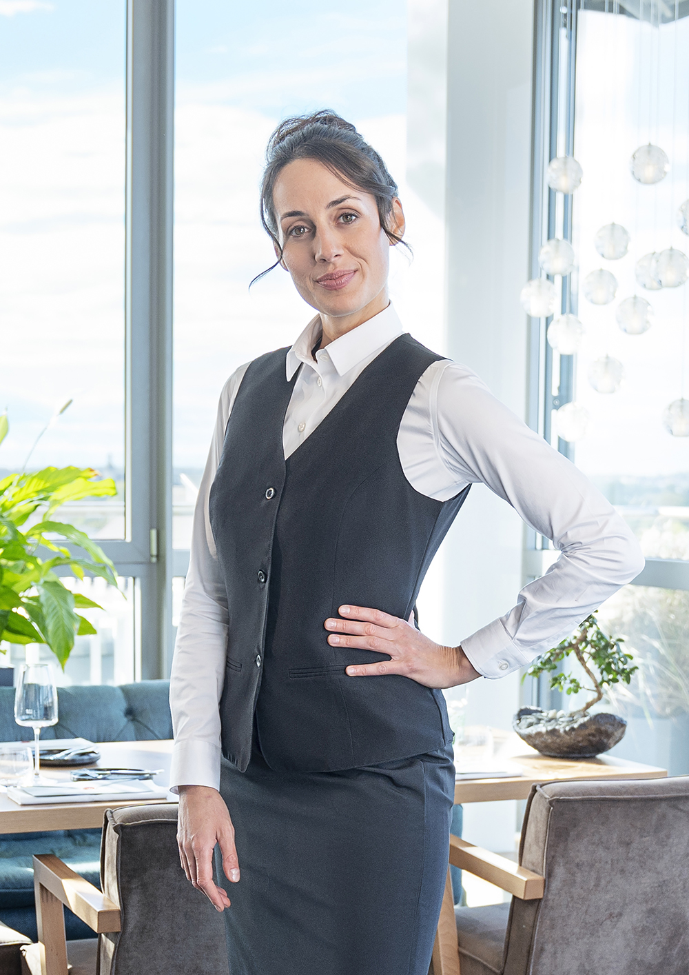 Naiste klassikaline vest, must